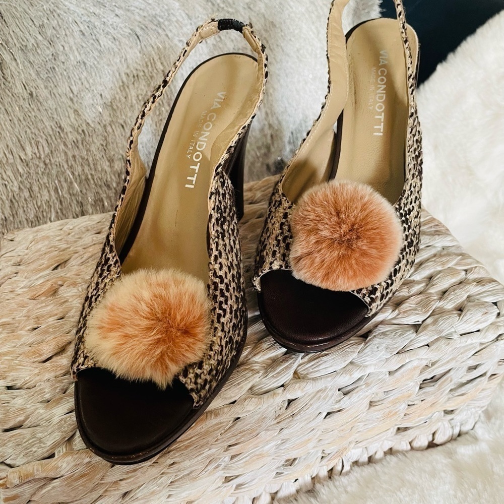 VIA CONDOTTI MADE IN ITALY HEELS SIZE 8.5 fur Pom